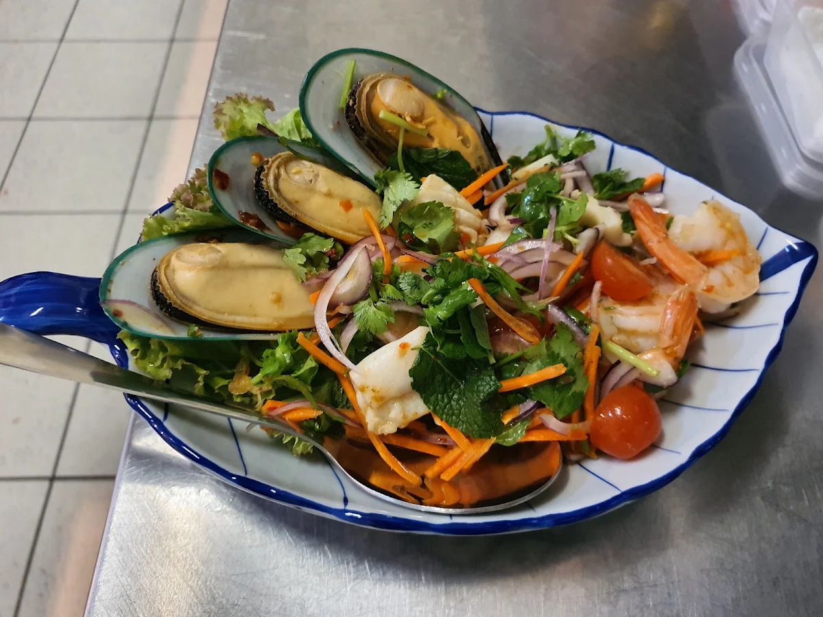 Highlights, Thai pacificpine Restaurant
