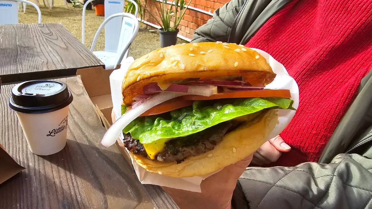 Highlights, PJ's Burgers