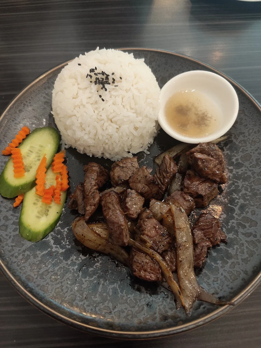 Com Bo Luc Lac Sharking Beef Stir Fry