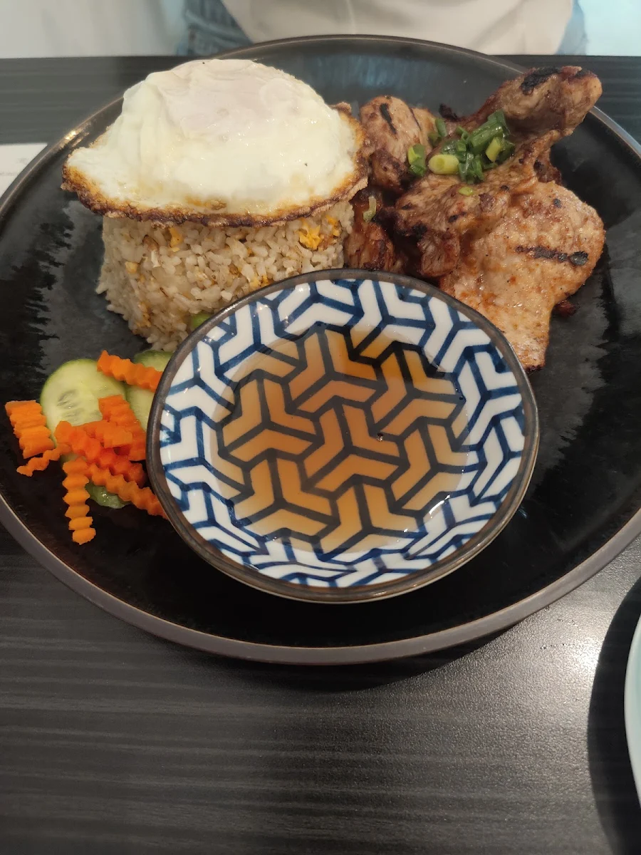 Com Suon Trung Grilled Pork Chop