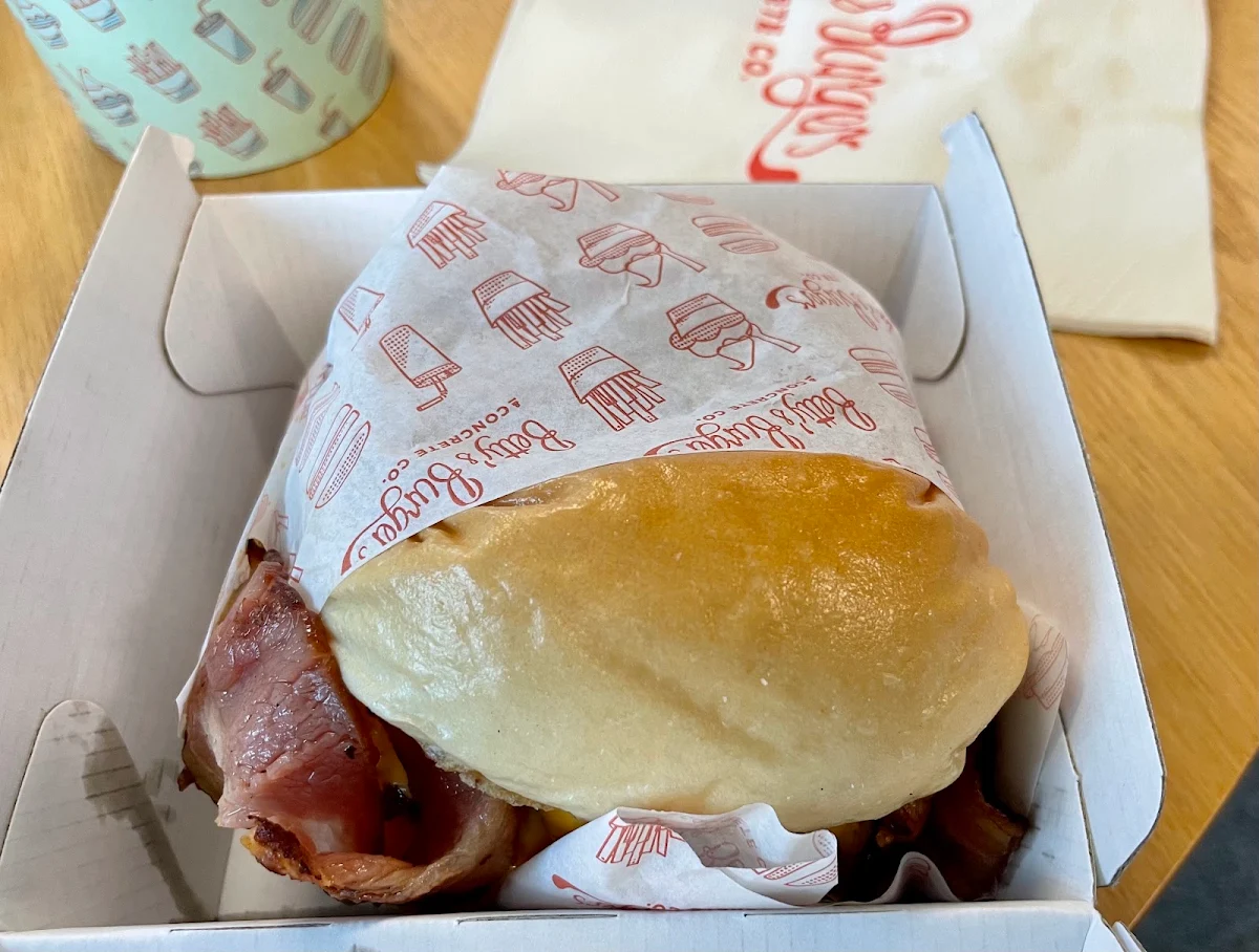 Double Cheeseburger, Betty's Burgers