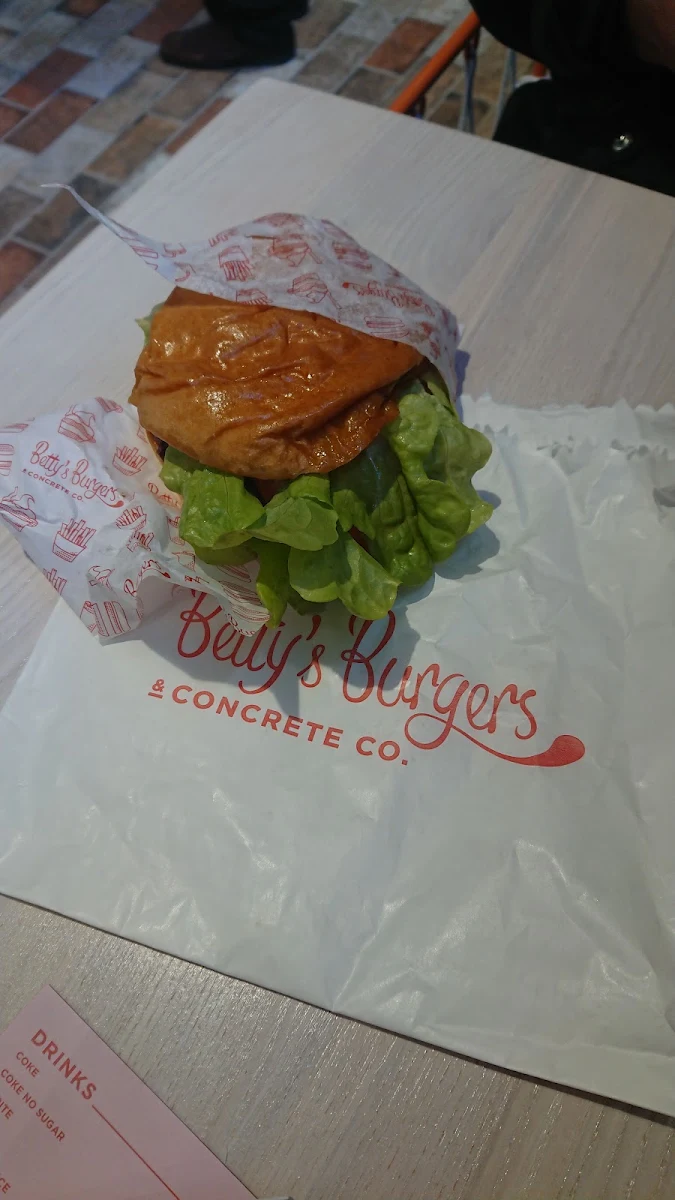 Standard Burger, Betty's Burgers