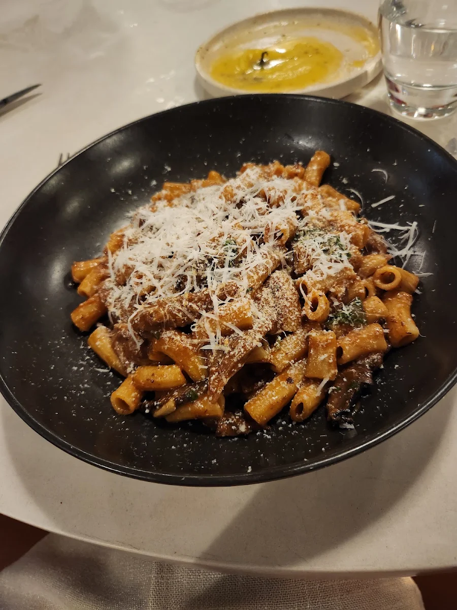 Rigatoni Boscaiola, Sarino's