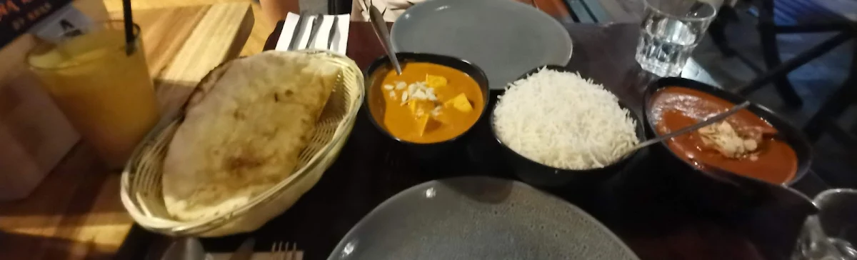 Garlic Naan Butter Chicken
