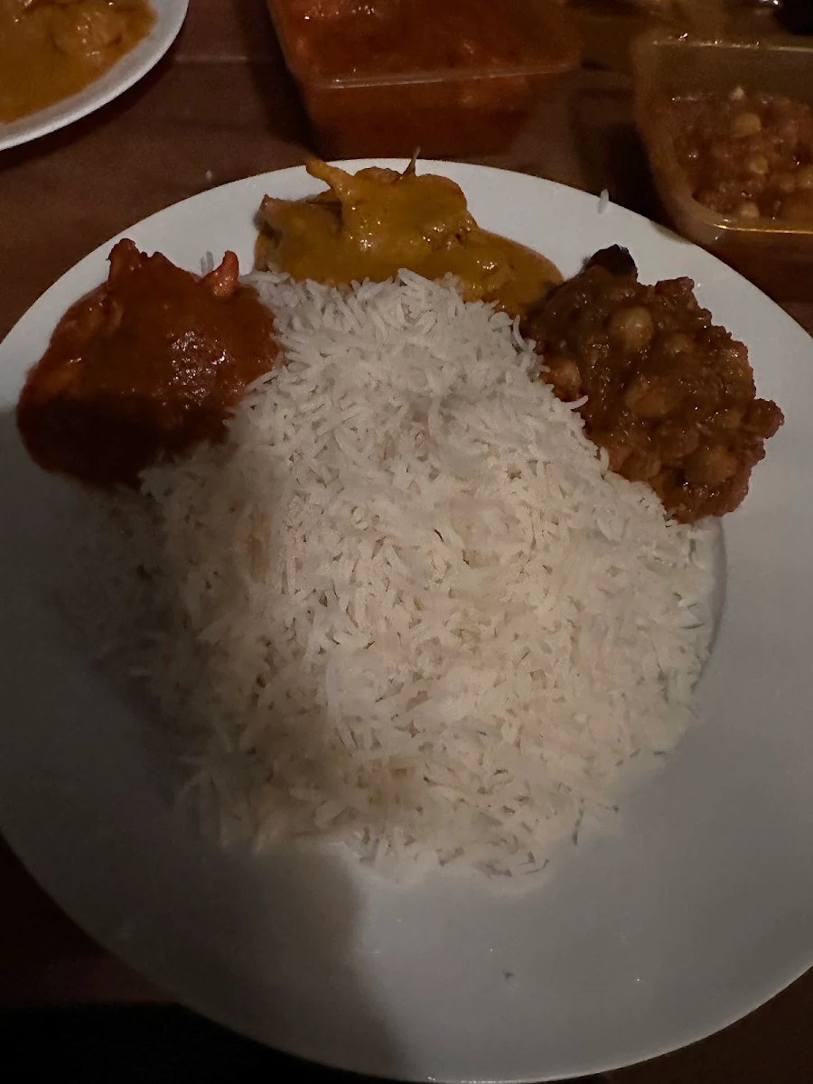 Plain Rice with Chicken Vindaloo Chana Masala Chicken Mdras