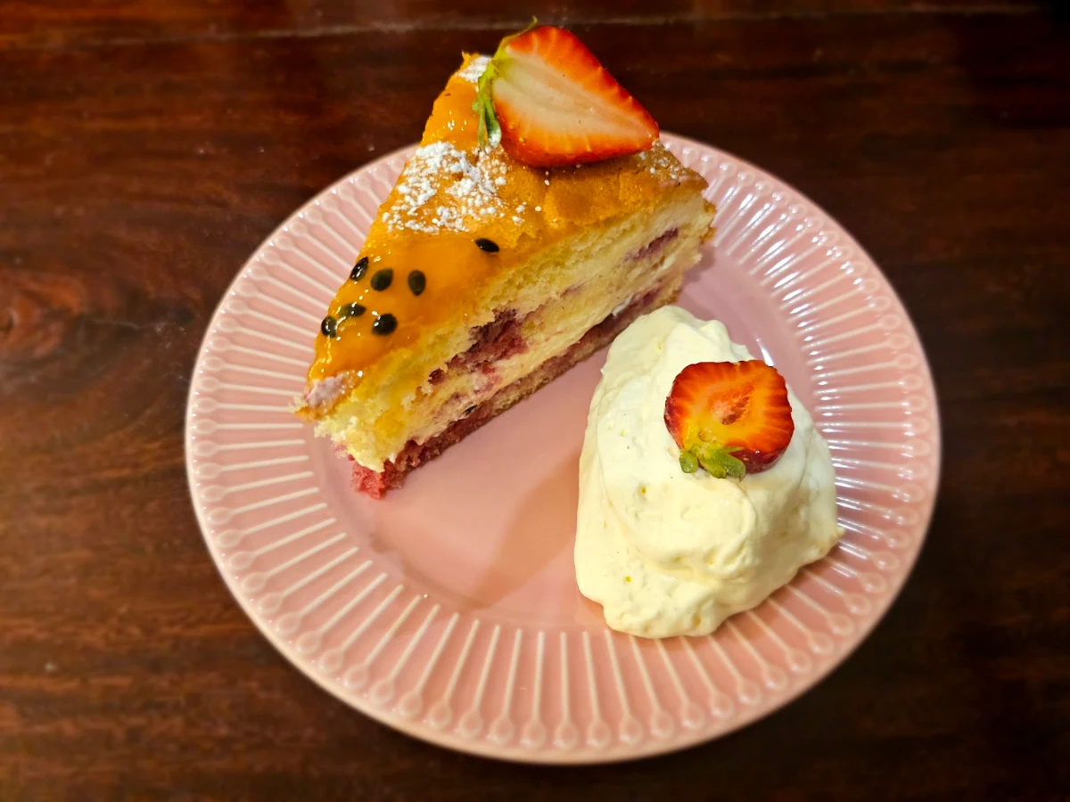 Highlights, Victoria & Albert Cafe