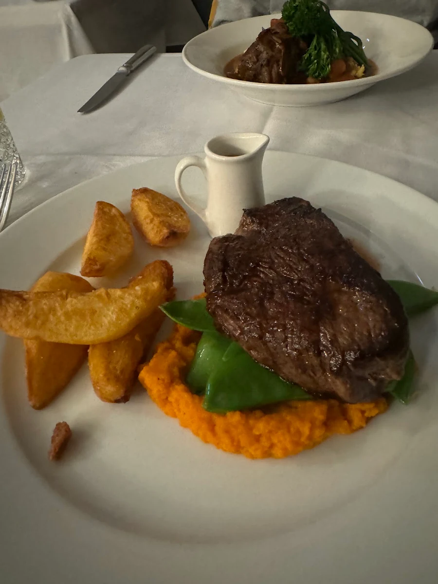 Highlights, Victoria & Albert Cafe