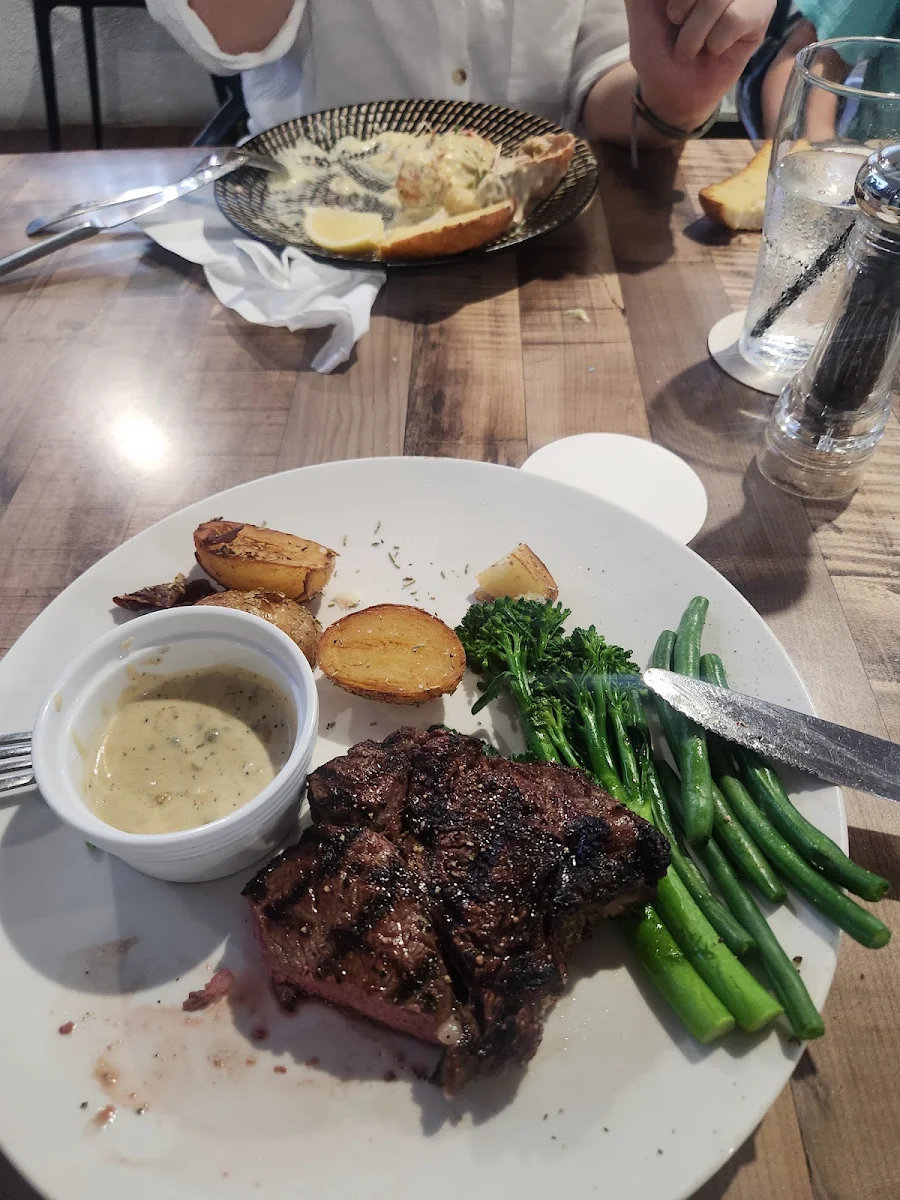 Lunch Steak, Acqua Restaurant & Bar