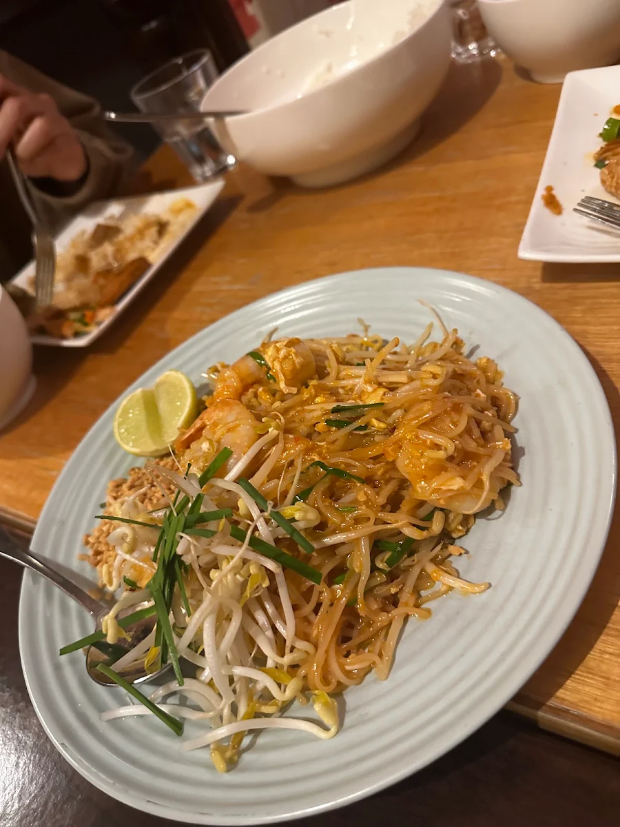 Highlights, Thai by the Lake