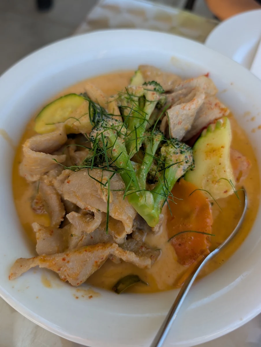 Highlights, Thai by the Lake