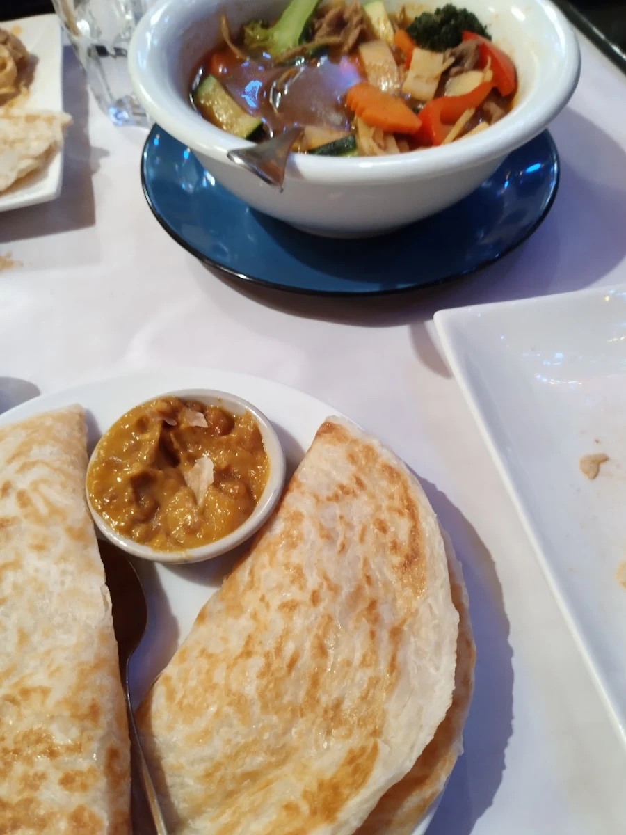 Naan, Thai by the Lake