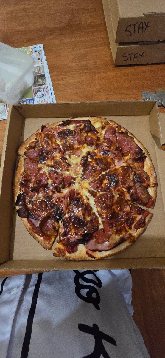 Meat Lovers, Earth & Soul Pizza