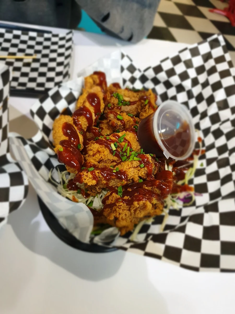 Nitro Buffalo Wings, Kustom Burgers Thornbury