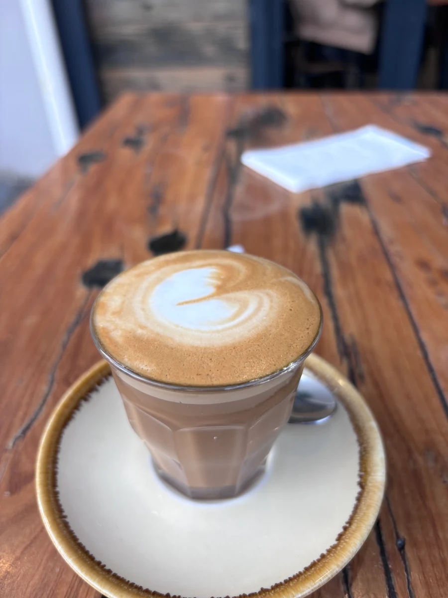 Flat White, CAV & CO. Cafe
