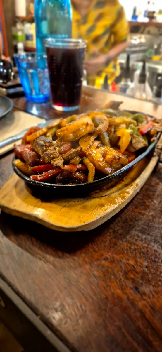 Flaming Fajitas, La Barrita