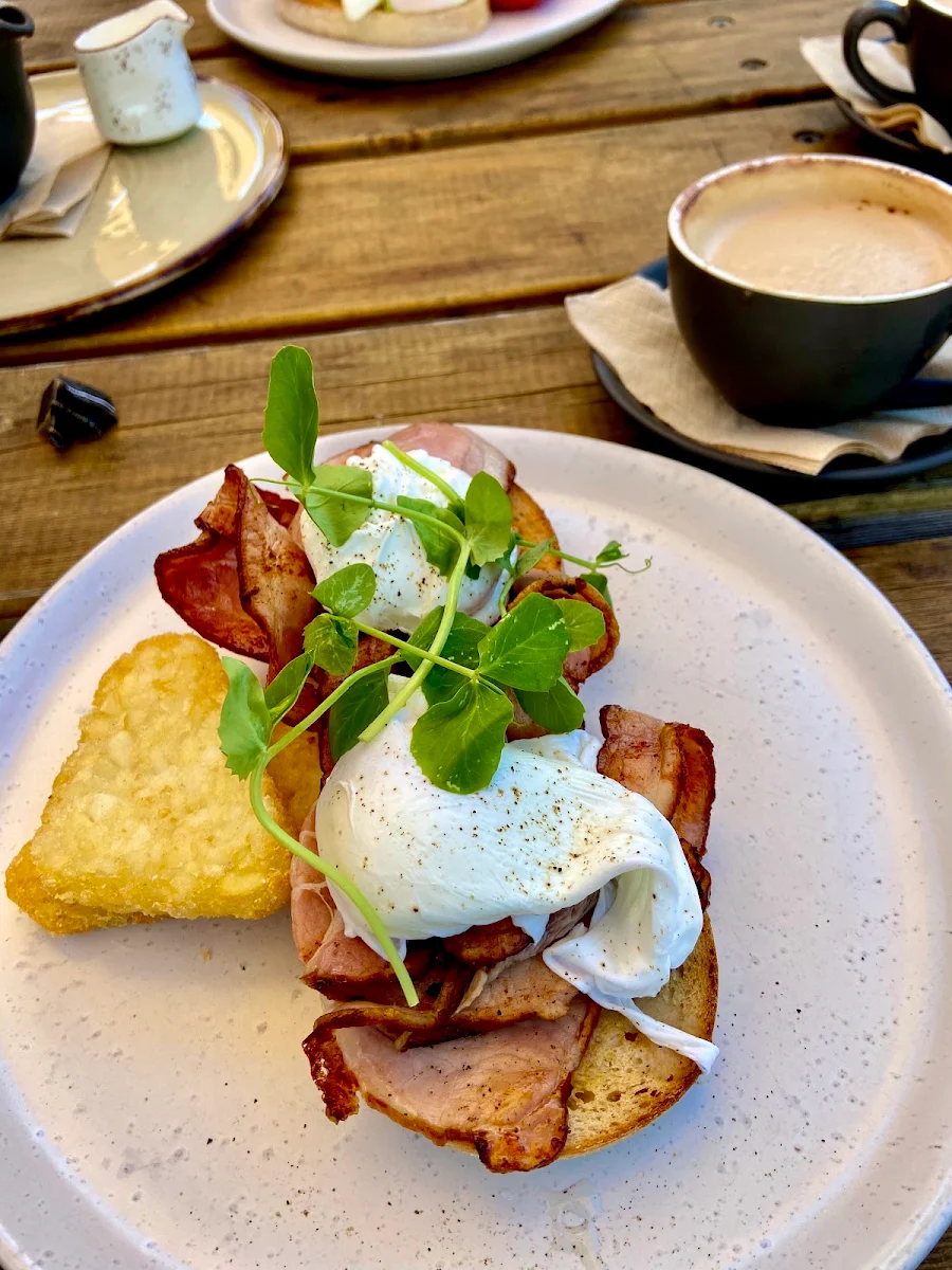 Eggs Benedict