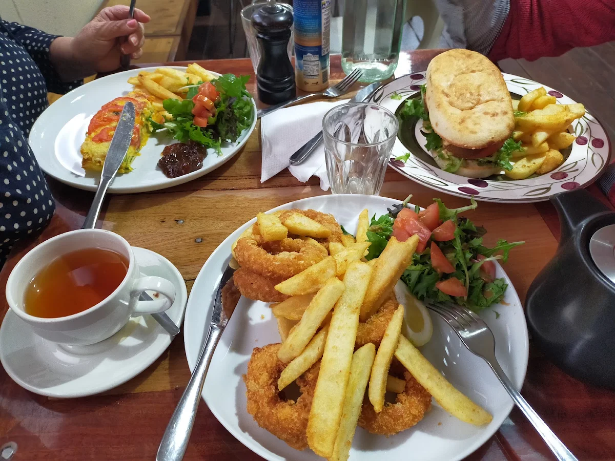 Highlights, Oak & Stone Cafe