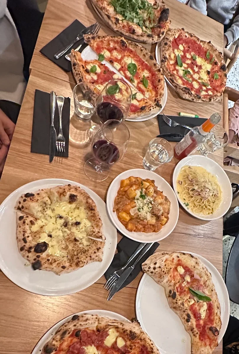 Highlights, Paoletto's Pizza