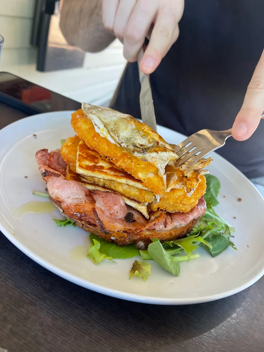 Kutea Stack, Cafe kutea