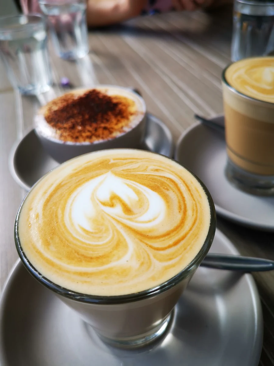 Coffee Regular, Warran Glen Cafe