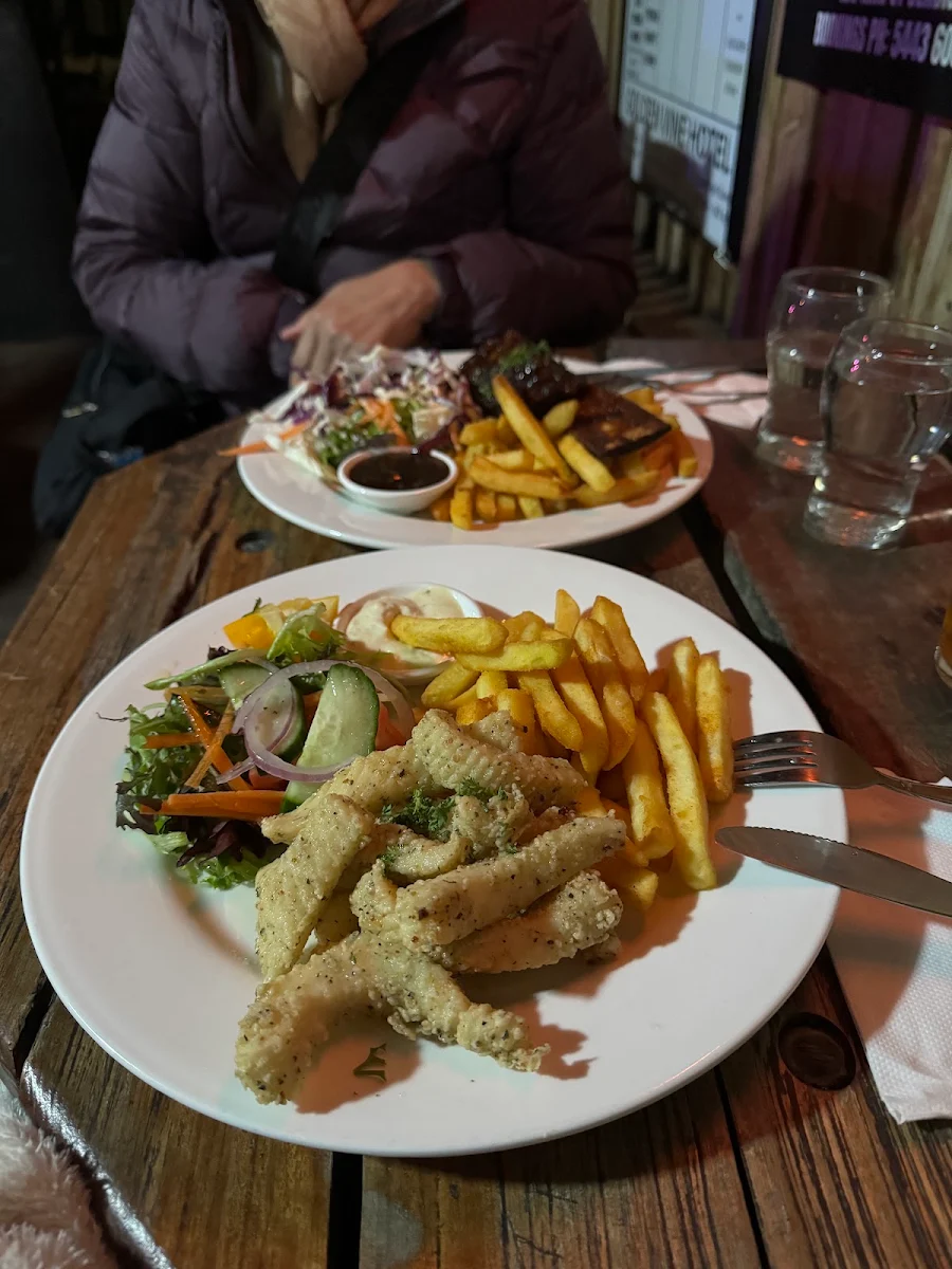 Highlights, Golden Vine Hotel