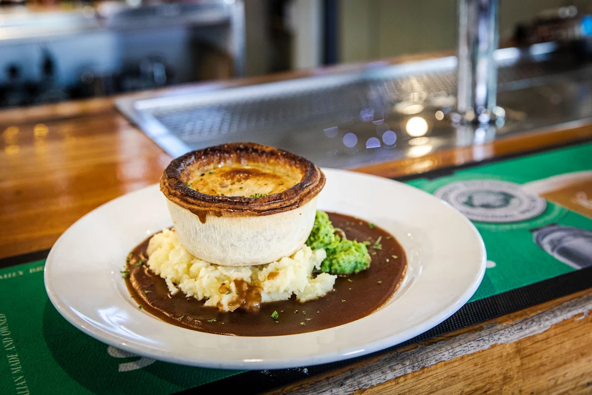 Pie Floater, Golden Vine Hotel