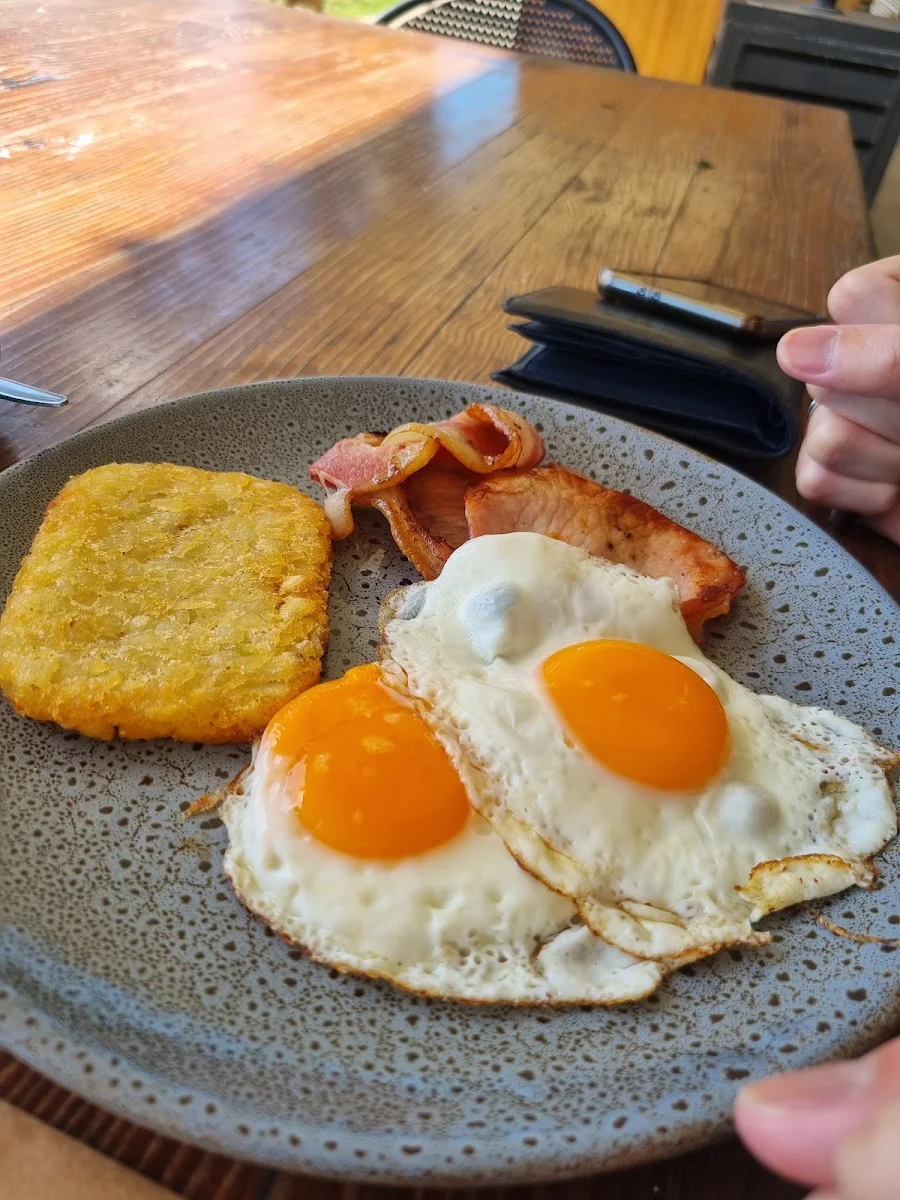 Breakfast, 4 Pines at the Farm + Barrel Bistro - Hunter Valley