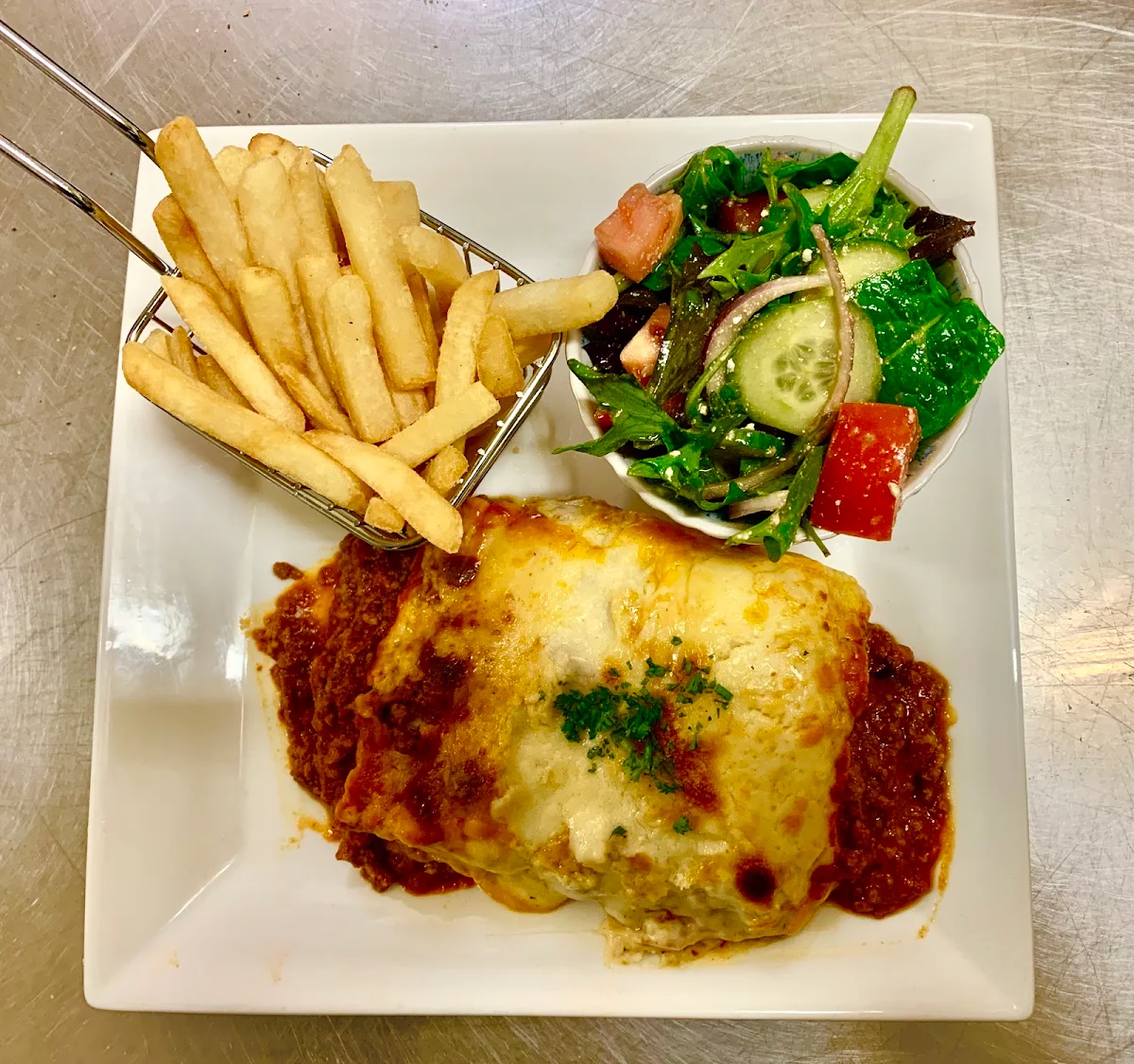 Highlights, Roma Pizzeria Kafe