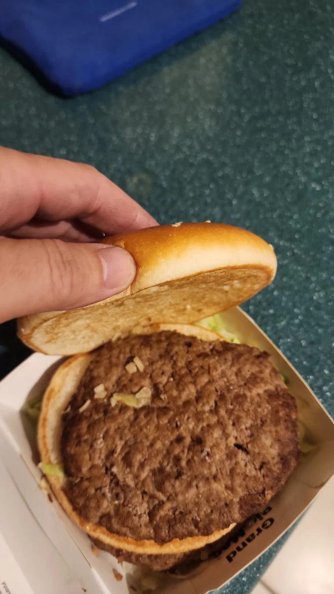 Cheeseburger, McDonald's Baldivis