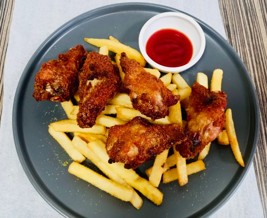 Chicken Nuggets & Chips, MIF Burger & Grill