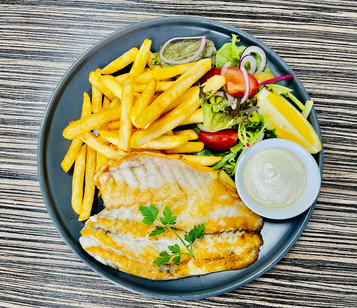Highlights, MIF Burger & Grill