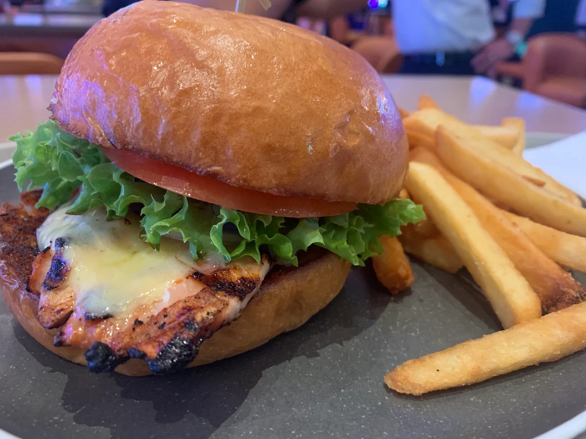 Burger, Sports Bar