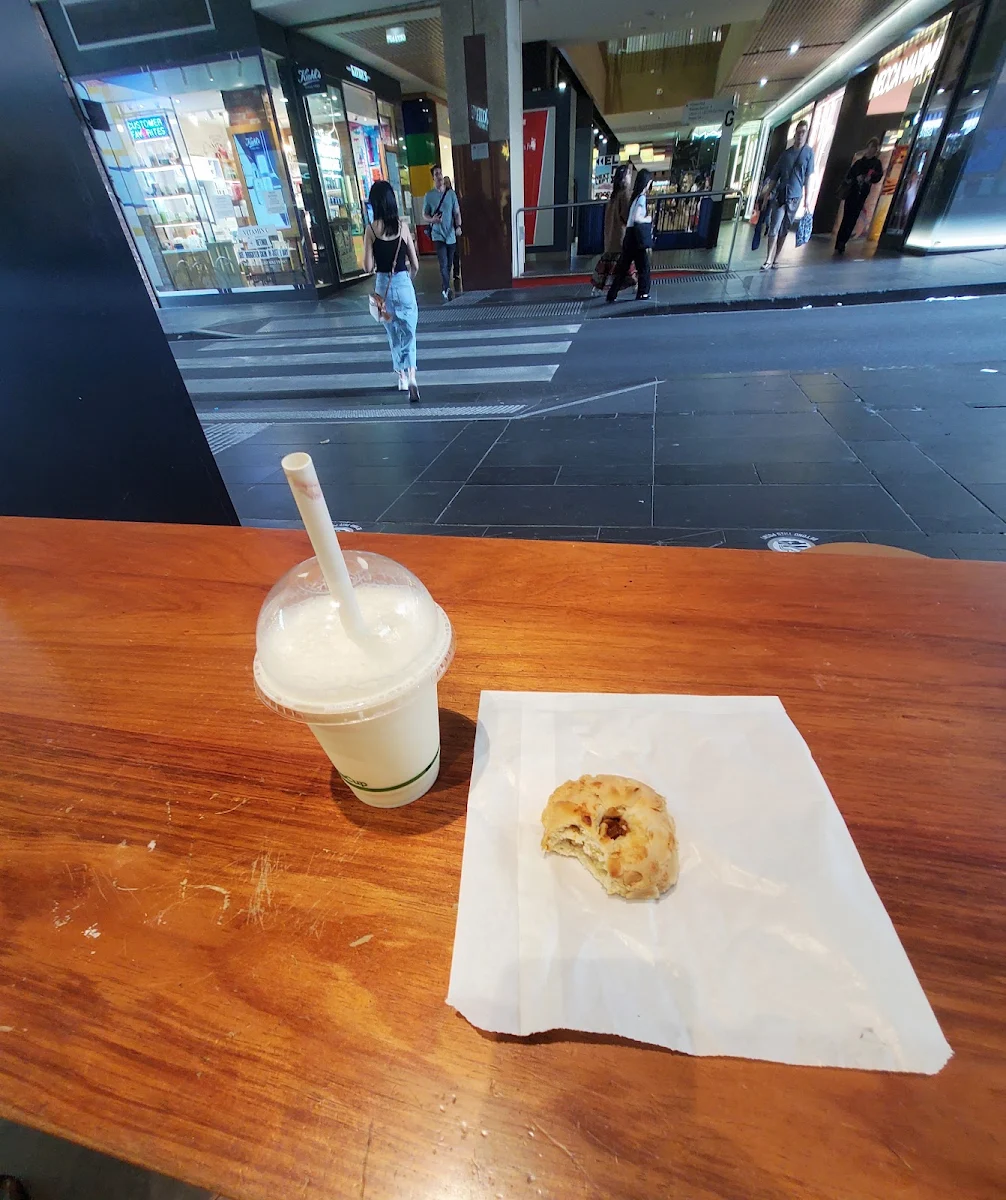 Vanilla Milkshake Orange Almond Cookie