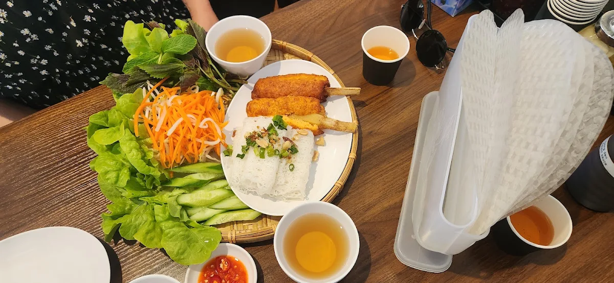 Highlights, Mai's Restaurant & Cafe
