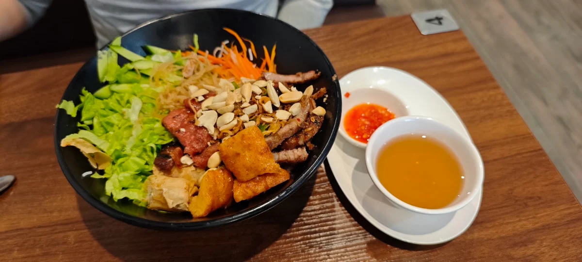 Highlights, Mai's Restaurant & Cafe