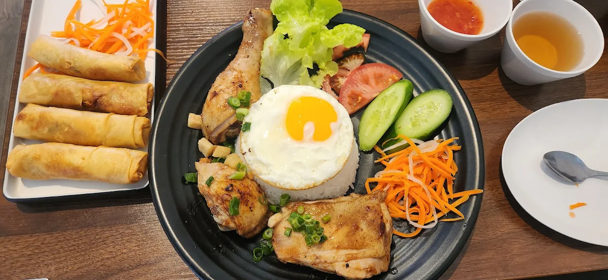 Highlights, Mai's Restaurant & Cafe