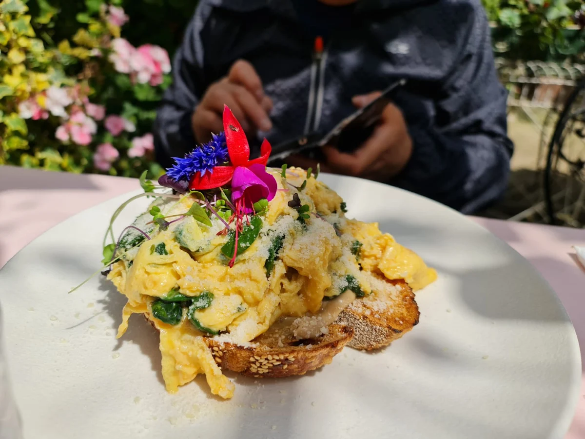 Chilli Scrambled Eggs, Old Man Drew