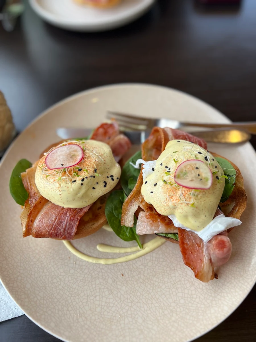 Highlights, Double Yolk