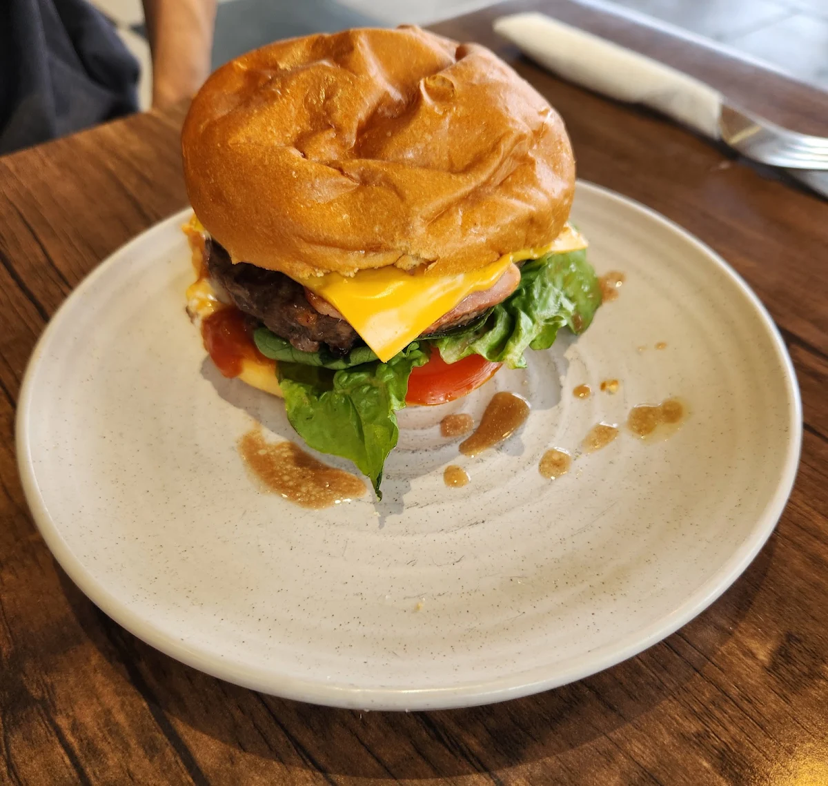 Simple Burger, Double Yolk