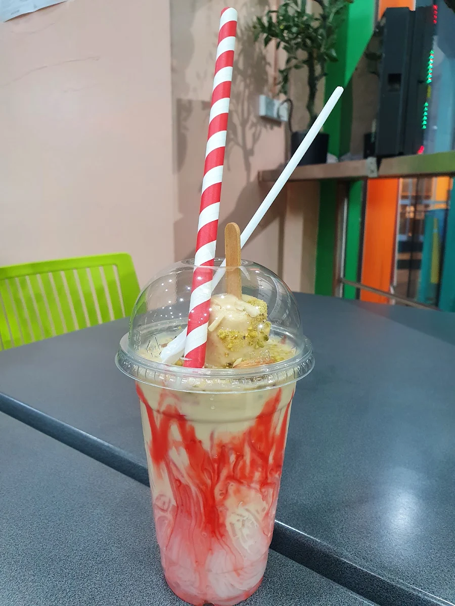 Highlights, Aladin's Fresh fruit juice