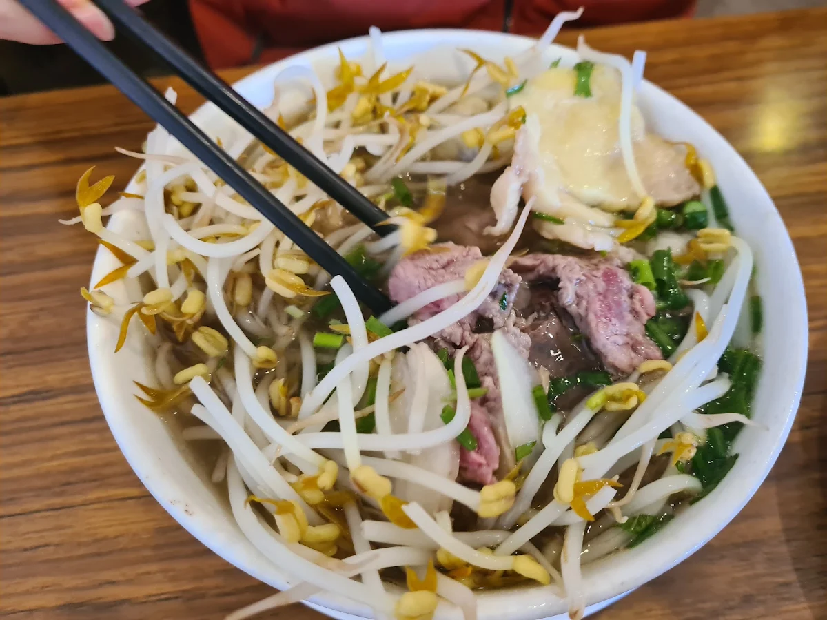 Pho Tai Rare Beef Noodle Soup