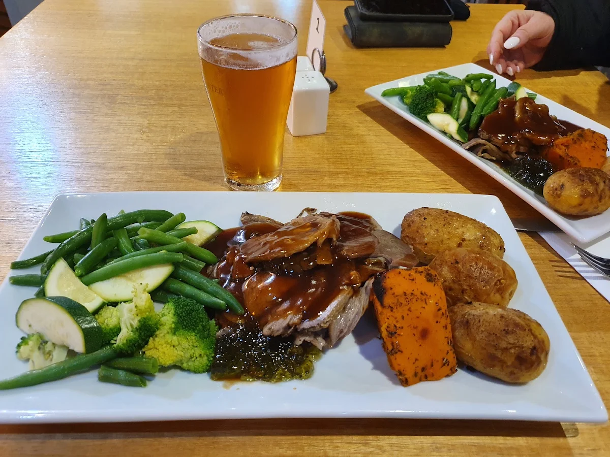 Highlights, Zephyr Restaurant