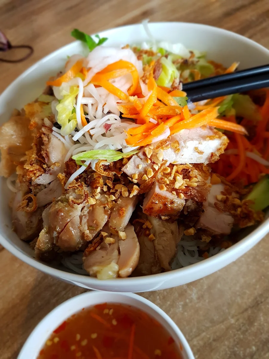 Vermicelli Noodle Bowl With