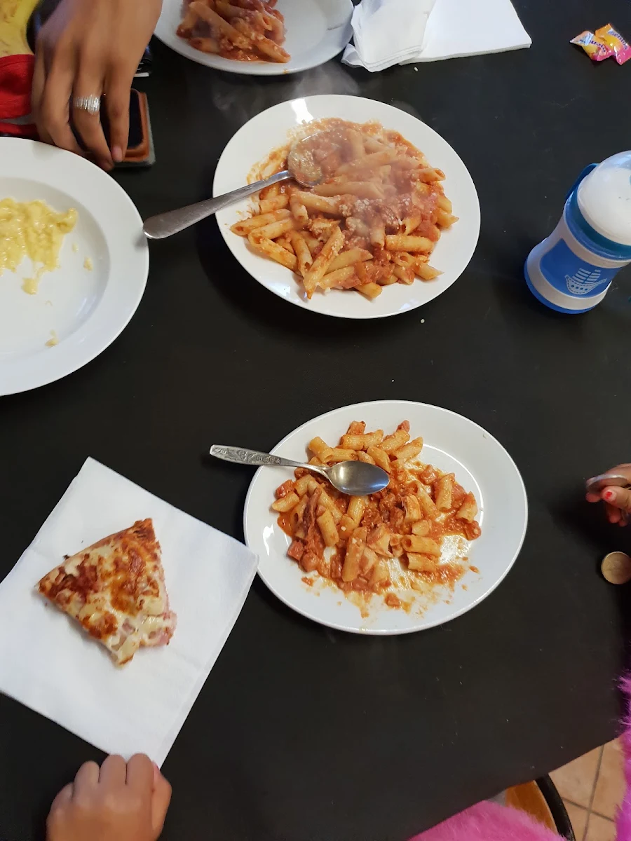 Highlights, Peles Pizza and Pasta