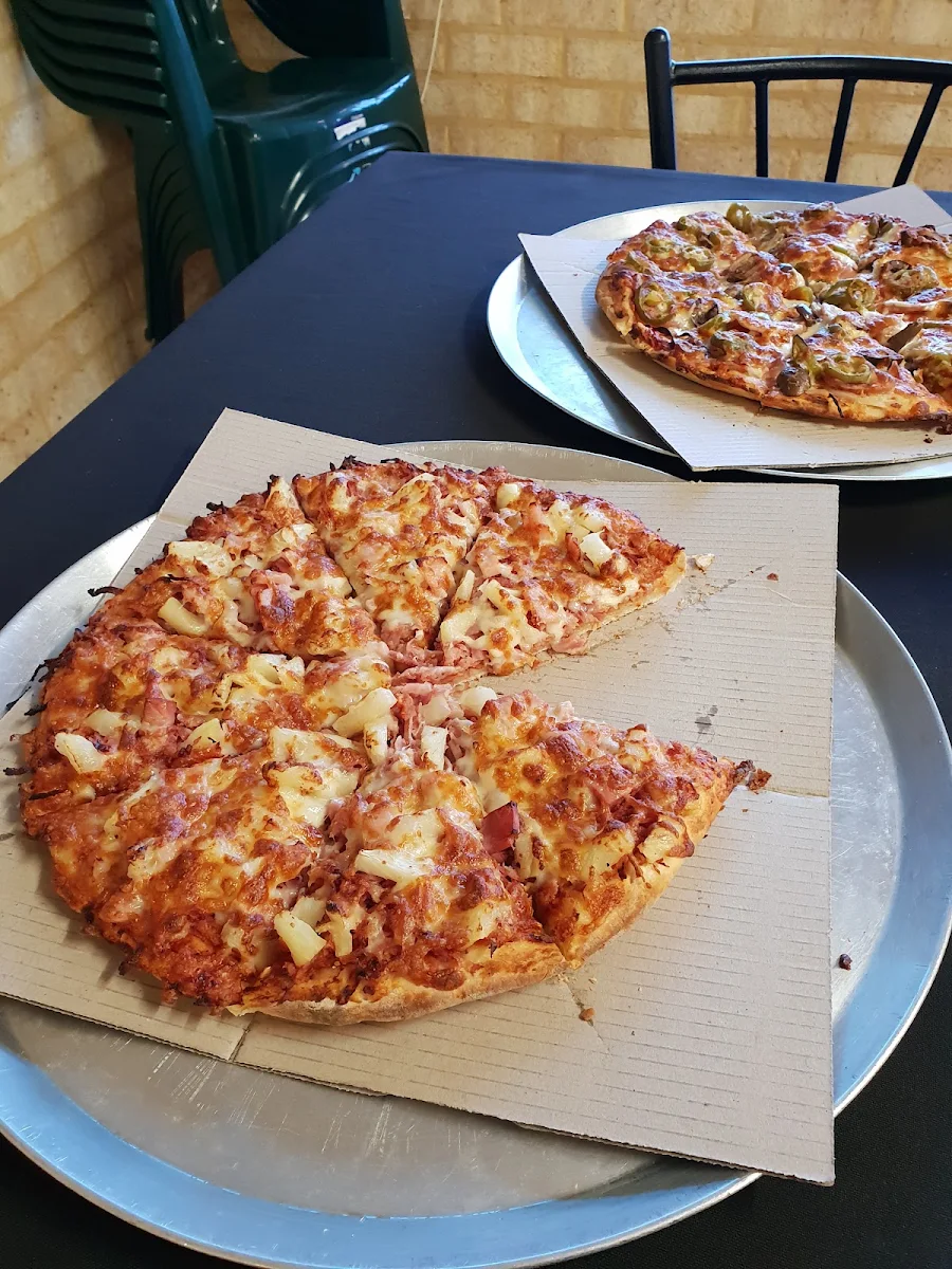Highlights, Peles Pizza and Pasta