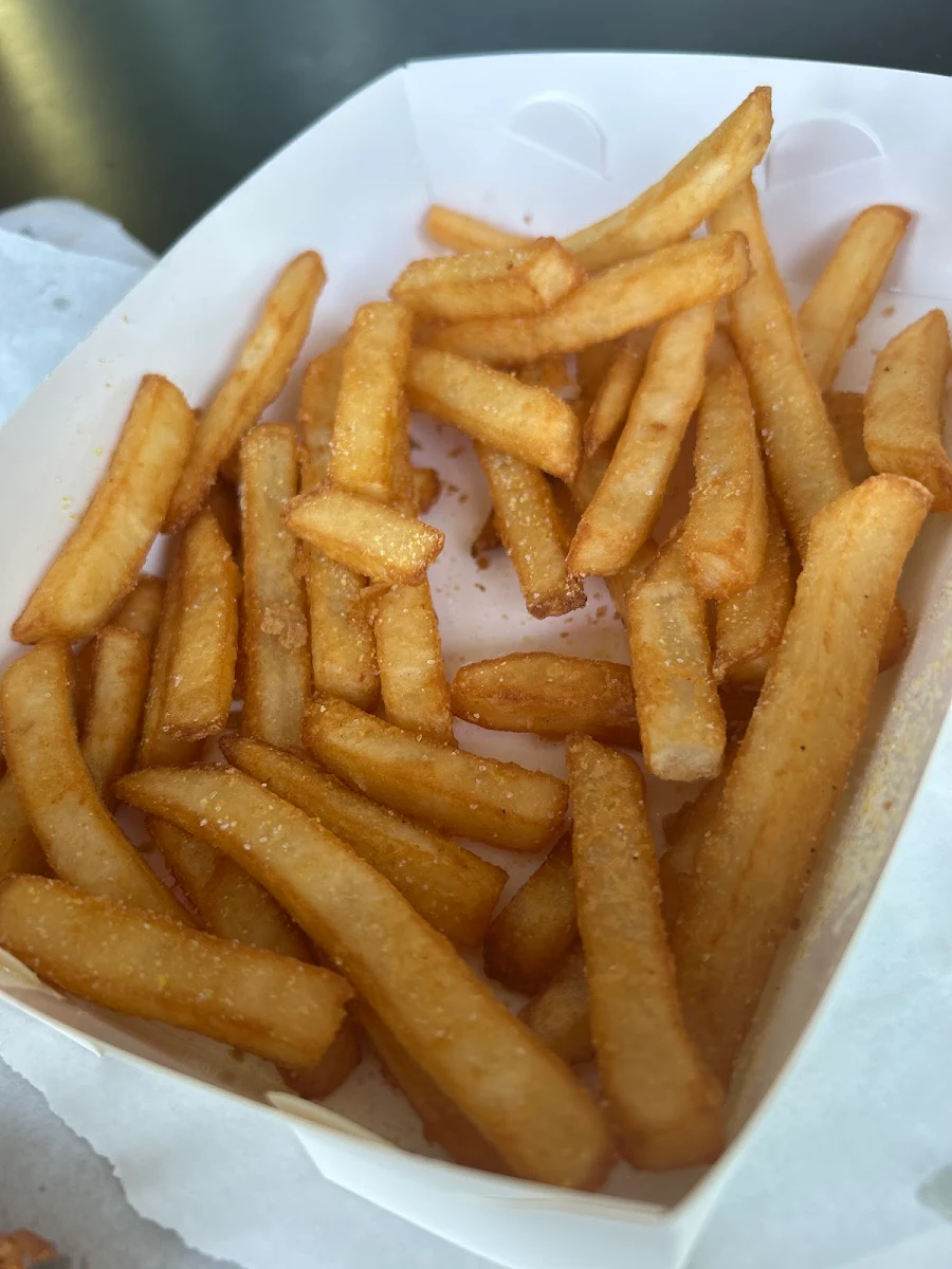 Medium Chips, Poppy's Cafe