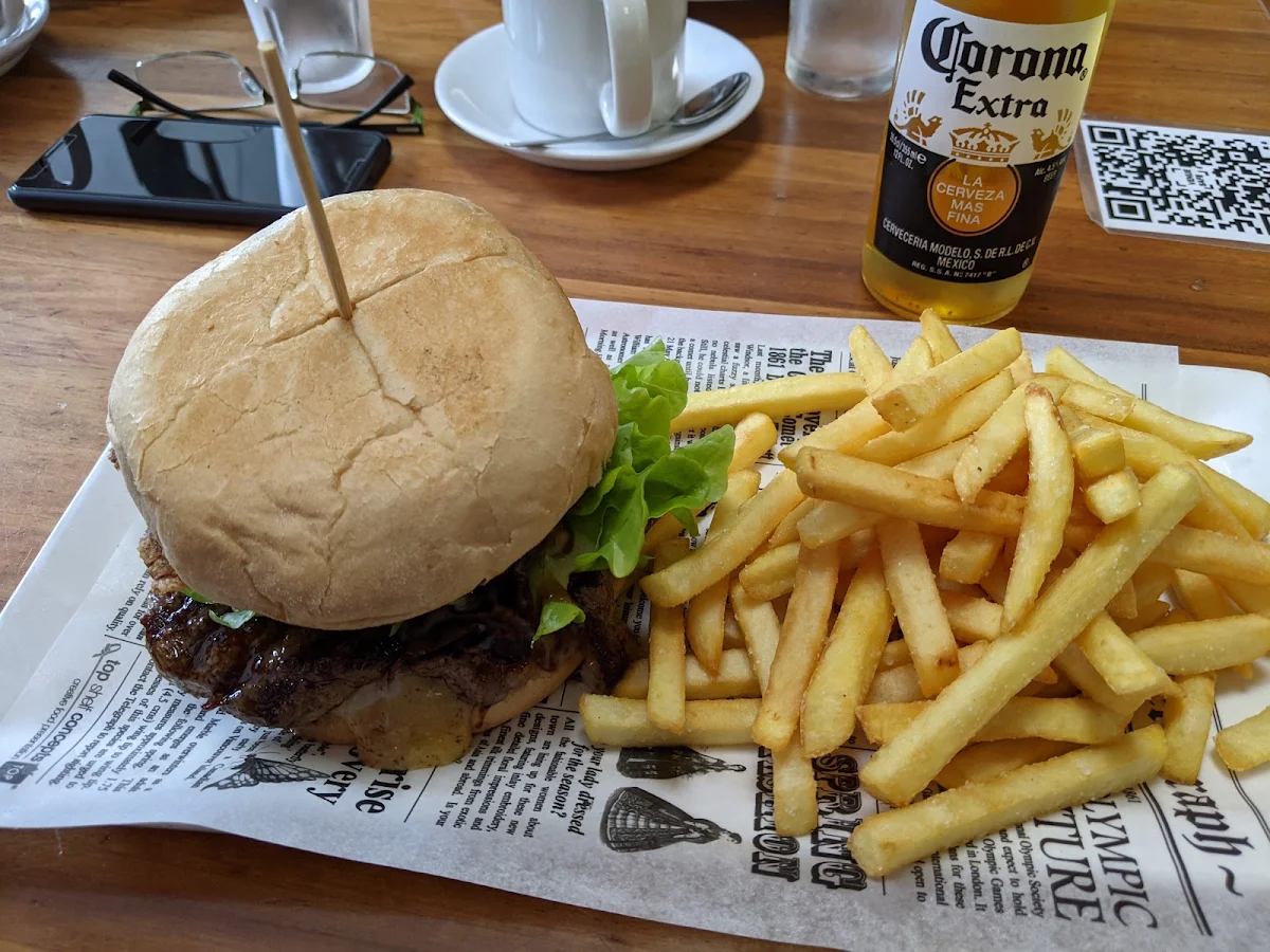 Steak Burger, Pancakes in Paradise