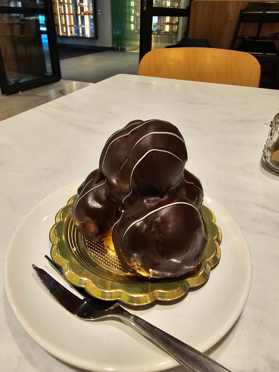 Profiterole, Brunetti Classico Moonee Ponds