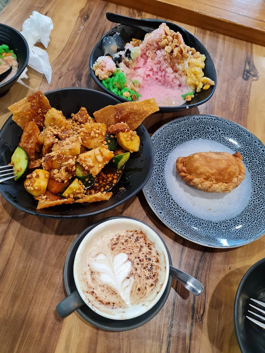 Highlights, Koga Cafe