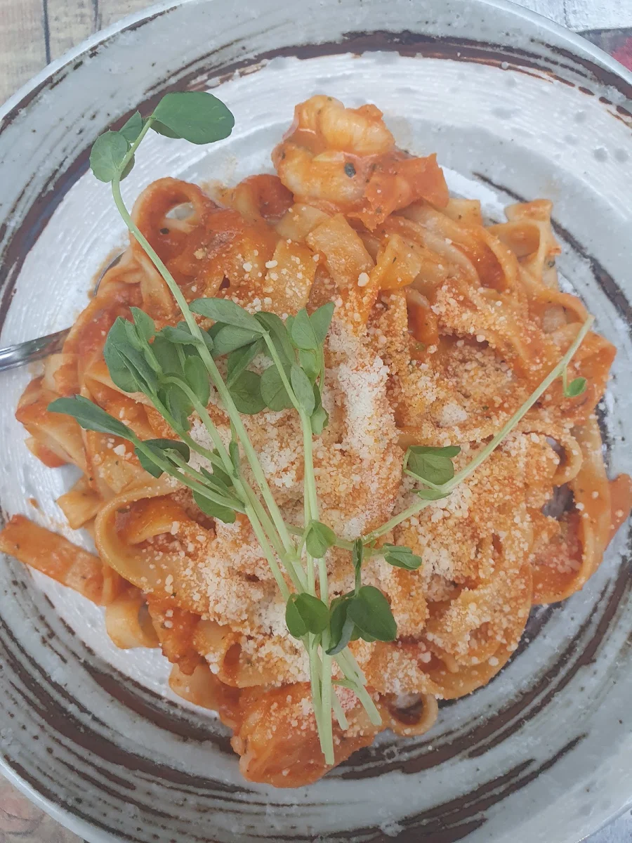 Garlic Prawns with Fettuccine
